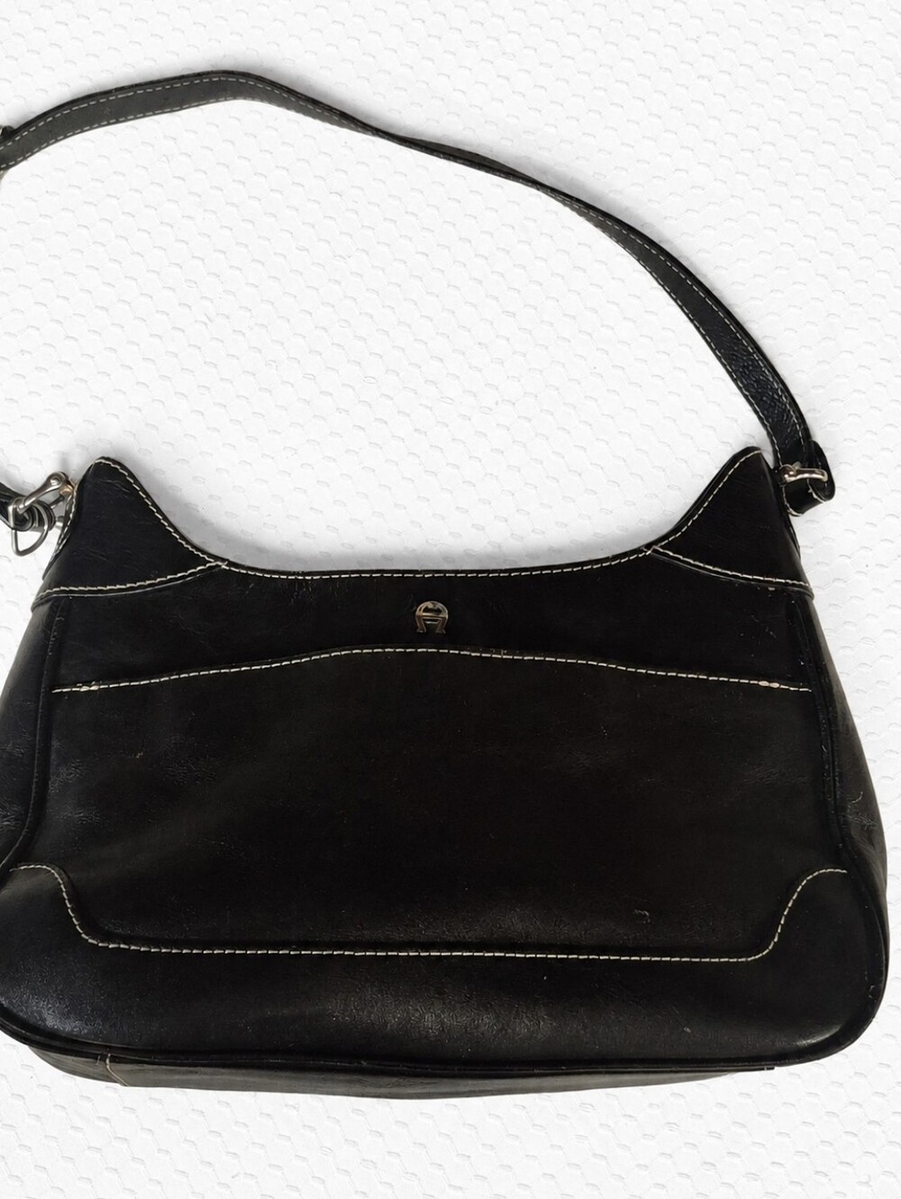 ETIENNE AIGNER Leather Vinrage Crossbody Bag.